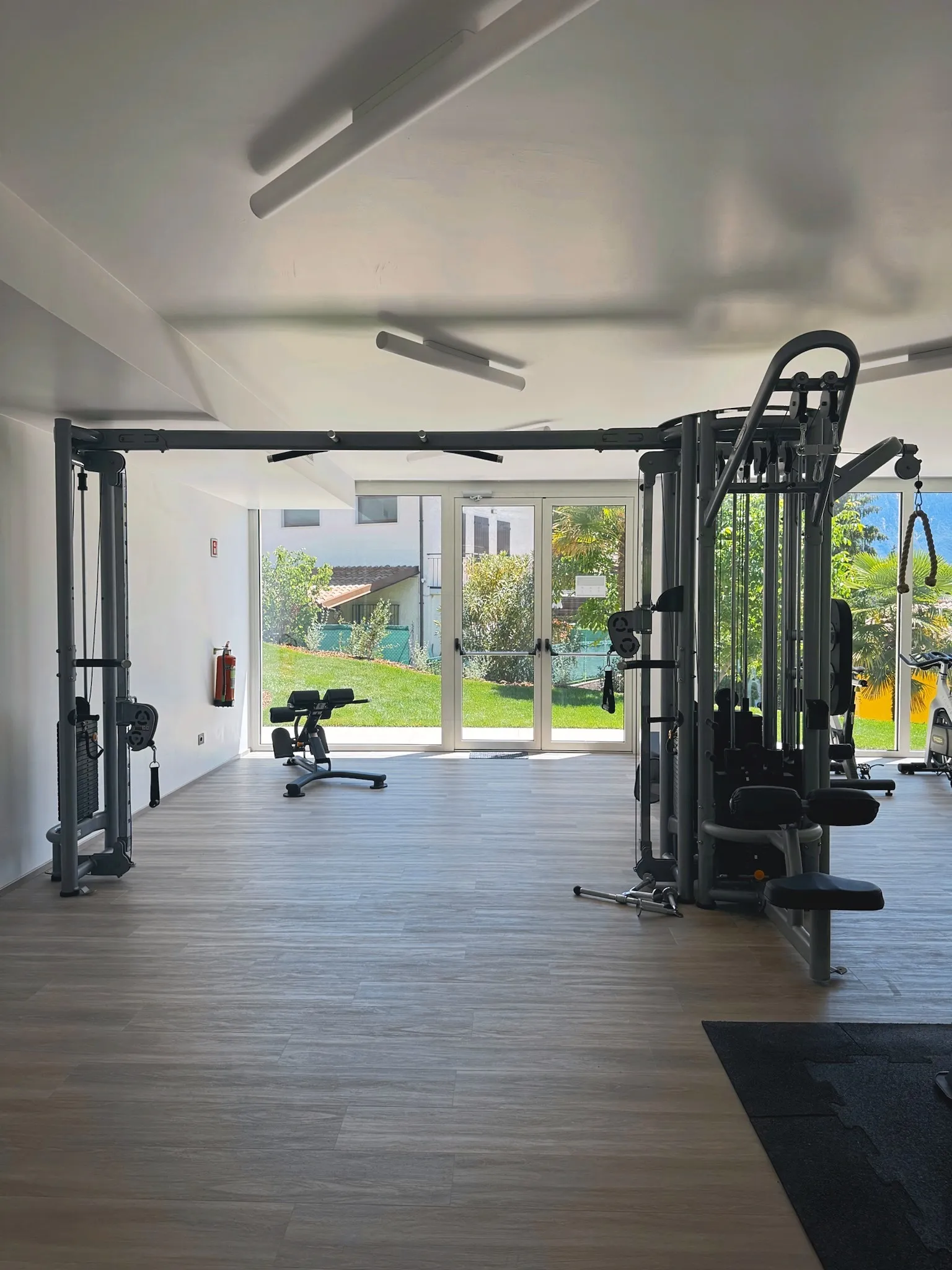 Strength machines in front of the glass front
